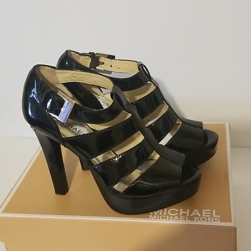 MICHAEL KORS BLACK  HEELS